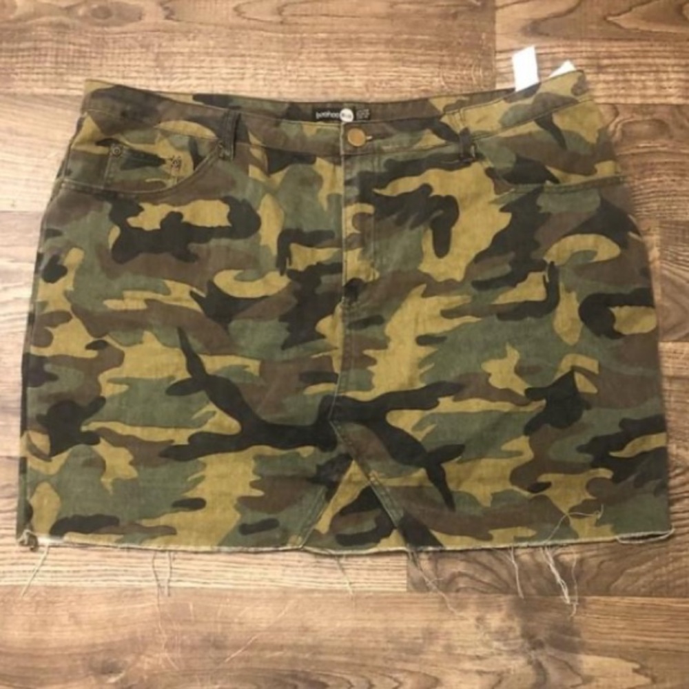 Boohoo Camo Mini Skirt